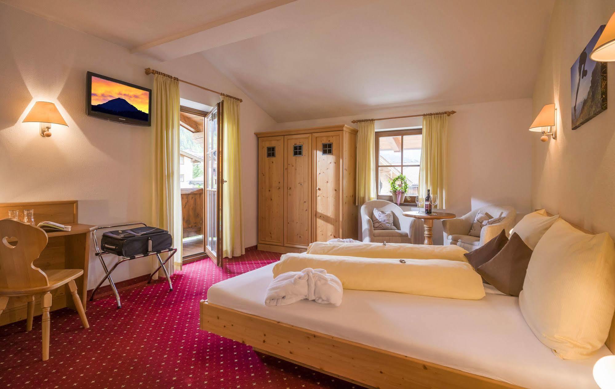 Hotel Reitlwirt ブリクセン イン ターレ エクステリア 写真