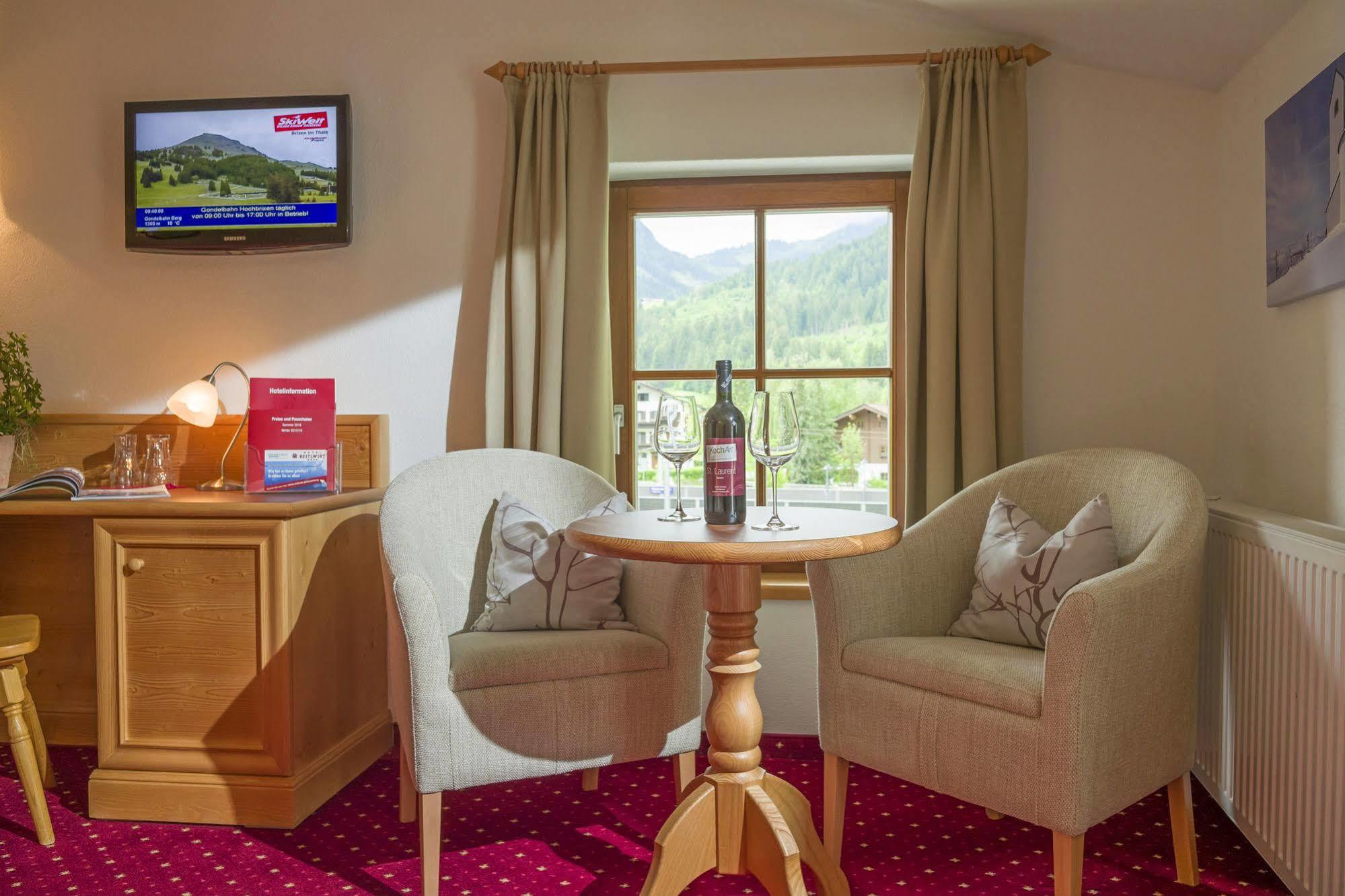 Hotel Reitlwirt ブリクセン イン ターレ エクステリア 写真