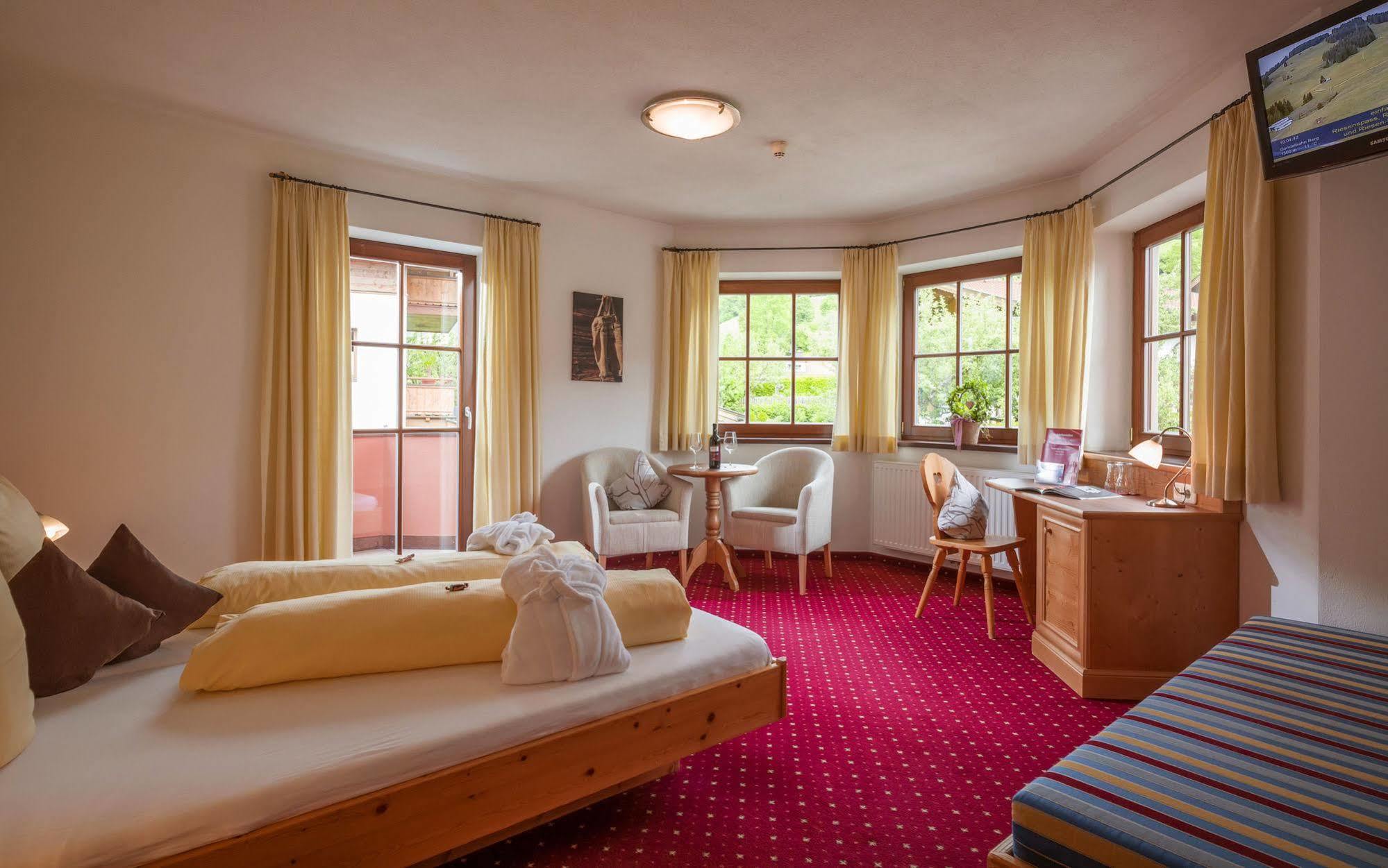 Hotel Reitlwirt ブリクセン イン ターレ エクステリア 写真